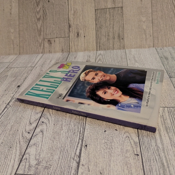 Saved by the Bell Book - Kelly's Hero - Picture 4 of 4